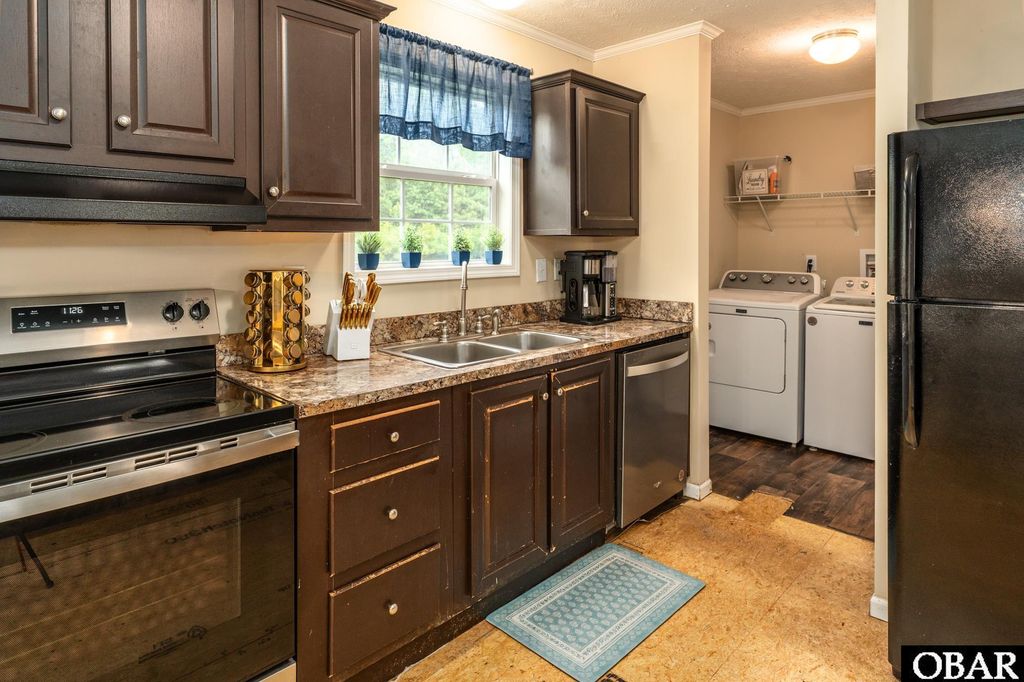 Image 8 of property listing at 21 Pearce Point Drive, Columbia, NC 27925