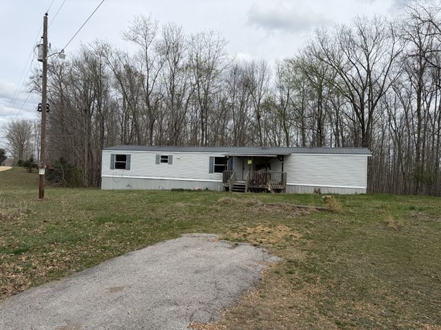 626 Old Highway 48, Centerville, TN 37033