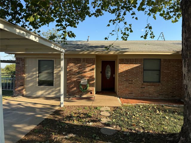 58 Roberts Road, Mineral Wells, TX 76067