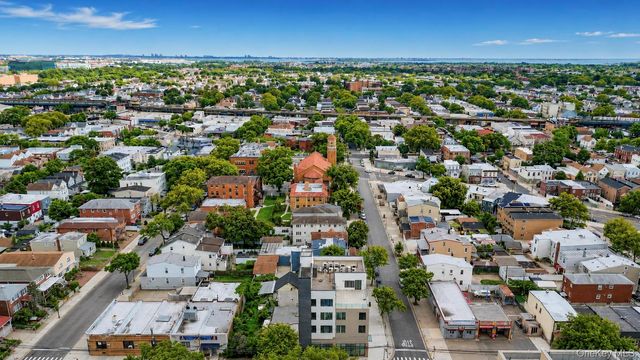 91-20 101 ave, Ozone Park, NY 11416