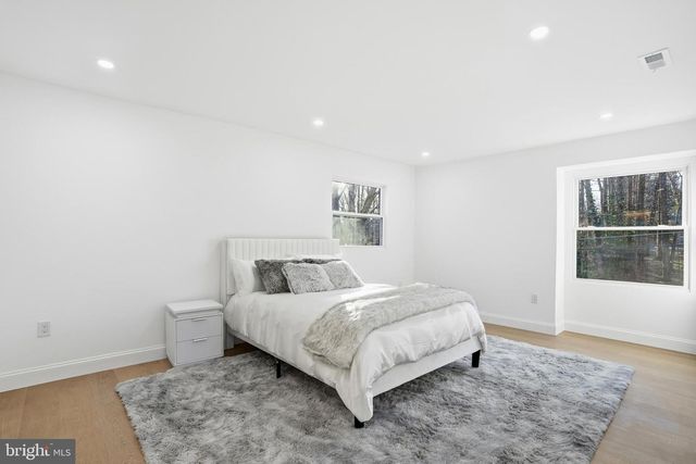 10704 HOWERTON AVE, Fairfax, VA 22030