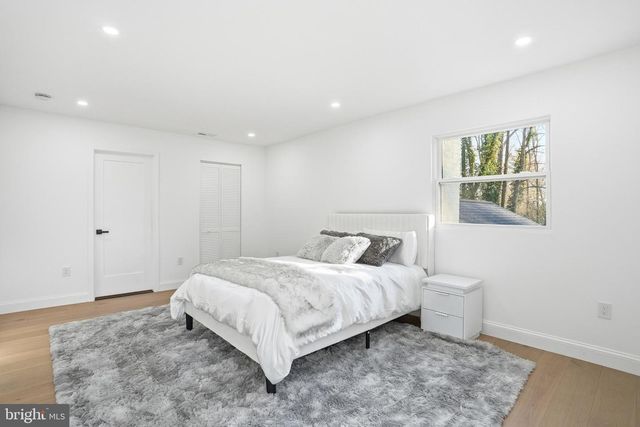 10704 HOWERTON AVE, Fairfax, VA 22030