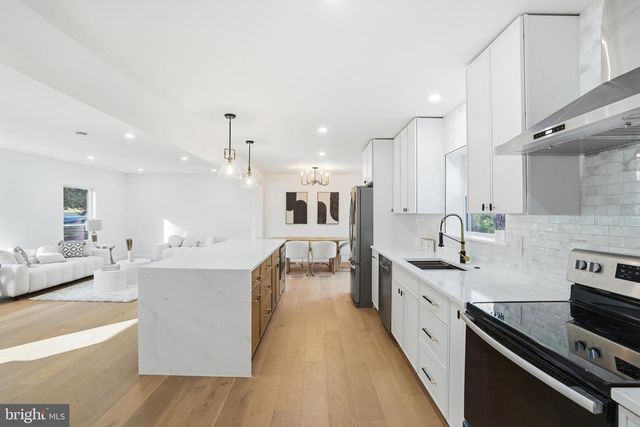 10704 HOWERTON AVE, Fairfax, VA 22030