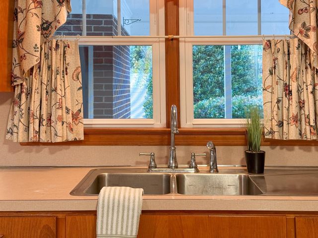 47 GISH LN, Staunton, VA 24401