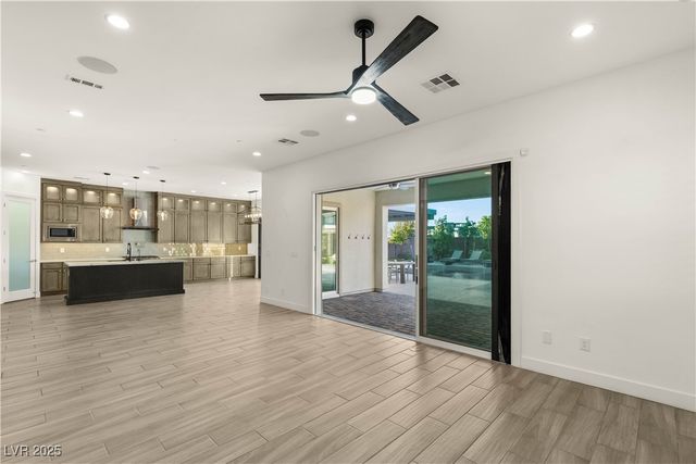 2554 Hazelburn Avenue, Henderson, NV 89044