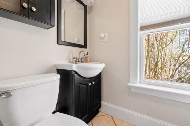 19 Lake Shore Dr, Weymouth, MA 02189