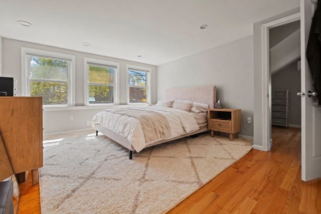 19 Lake Shore Dr, Weymouth, MA 02189