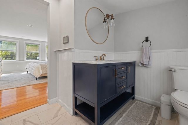 19 Lake Shore Dr, Weymouth, MA 02189