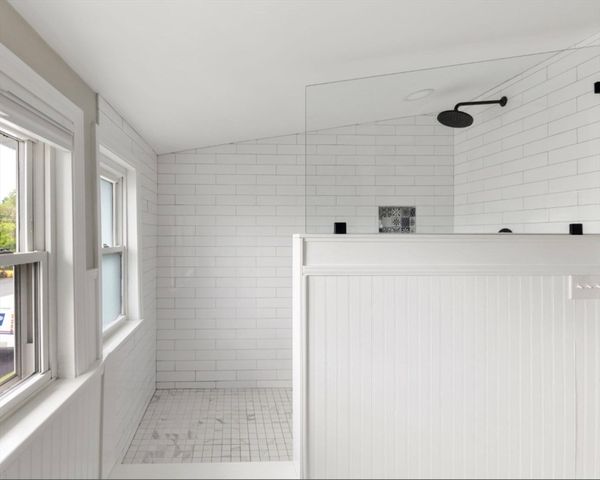 19 Lake Shore Dr, Weymouth, MA 02189