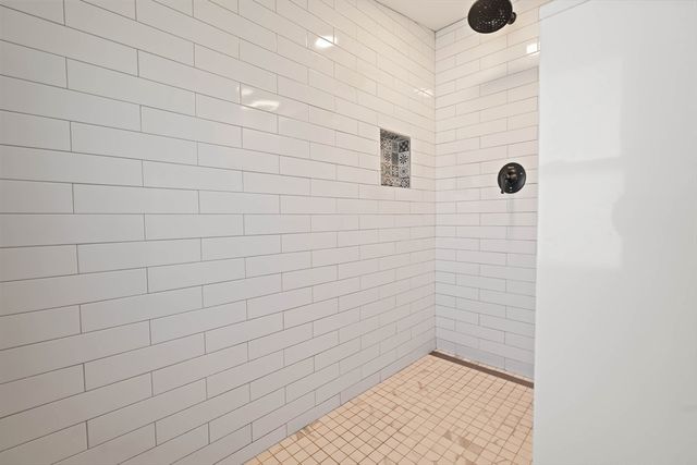 19 Lake Shore Dr, Weymouth, MA 02189