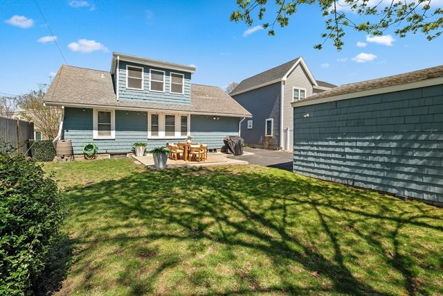 19 Lake Shore Dr, Weymouth, MA 02189