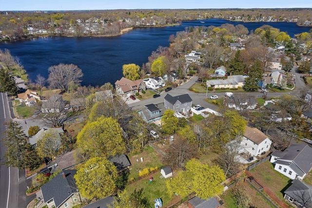 19 Lake Shore Dr, Weymouth, MA 02189