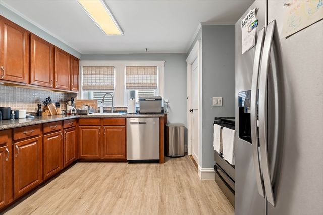 19 Lake Shore Dr, Weymouth, MA 02189