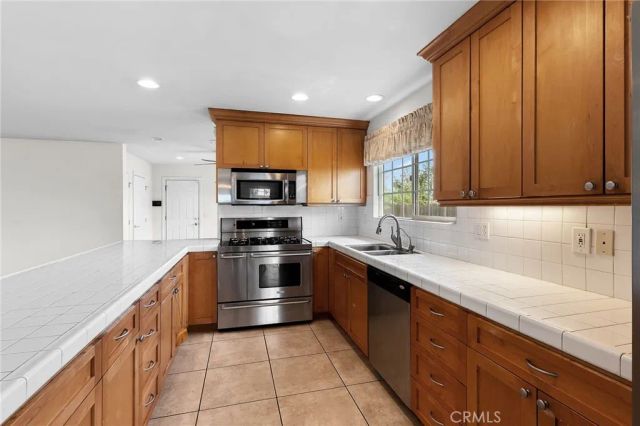 25481 Foothill Drive, San Bernardino, CA 92404