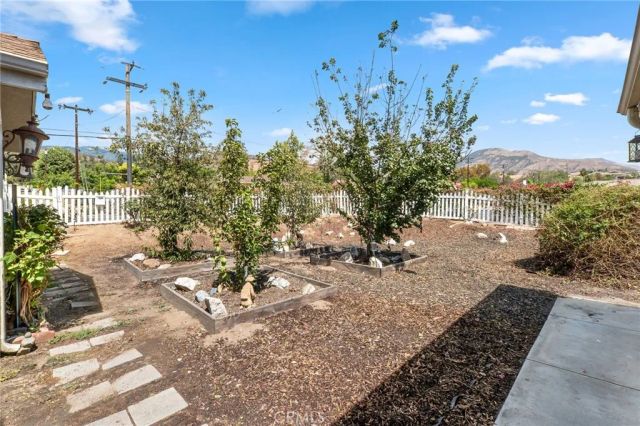 25481 Foothill Drive, San Bernardino, CA 92404