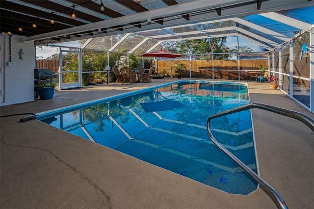 11077 87TH AVENUE, Seminole, FL 33772