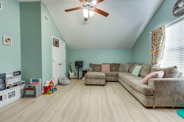 159 Windyhill St, Murfreesboro, TN 37129