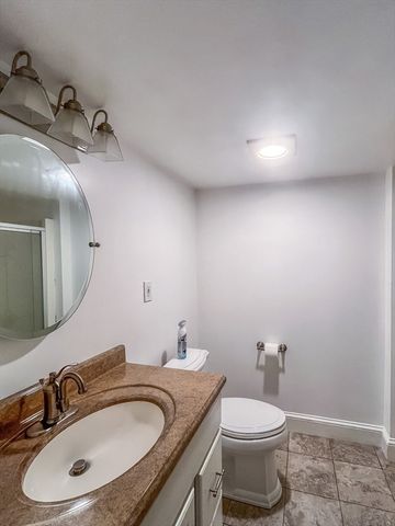 4 Lauren Dr 4, Rockland, MA 02370