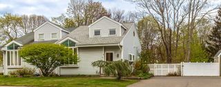 4 Lauren Dr 4, Rockland, MA 02370