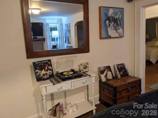 4033 W Tyvola Road, Charlotte, NC 28208