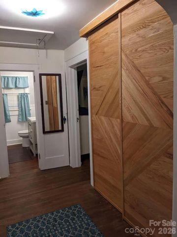 4033 W Tyvola Road, Charlotte, NC 28208