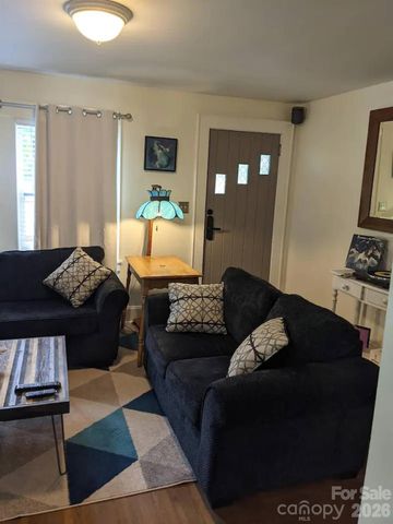 4033 W Tyvola Road, Charlotte, NC 28208