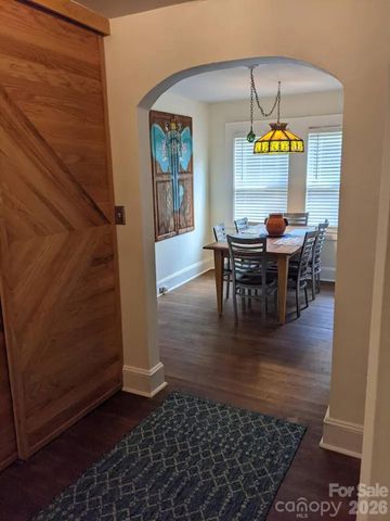 4033 W Tyvola Road, Charlotte, NC 28208