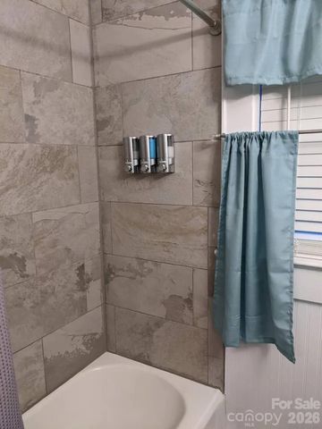 4033 W Tyvola Road, Charlotte, NC 28208