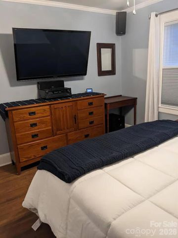 4033 W Tyvola Road, Charlotte, NC 28208