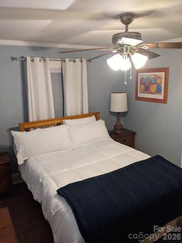 4033 W Tyvola Road, Charlotte, NC 28208