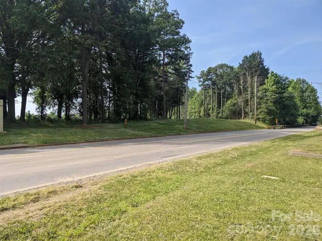 4033 W Tyvola Road, Charlotte, NC 28208