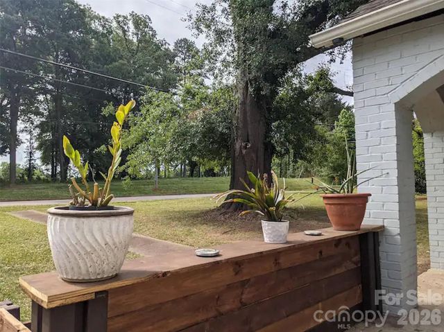 4033 W Tyvola Road, Charlotte, NC 28208