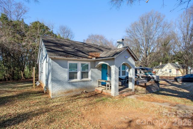 4033 W Tyvola Road, Charlotte, NC 28208
