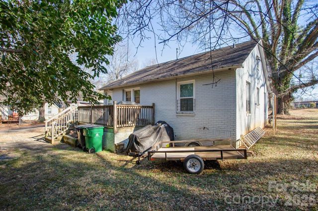 4033 W Tyvola Road, Charlotte, NC 28208