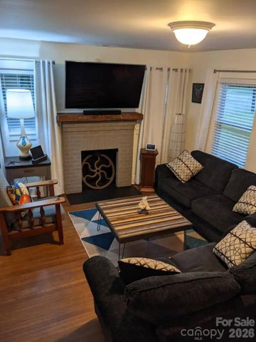 4033 W Tyvola Road, Charlotte, NC 28208