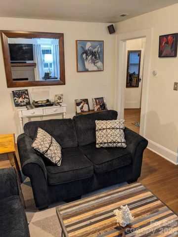 4033 W Tyvola Road, Charlotte, NC 28208