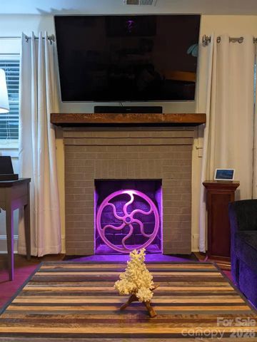 4033 W Tyvola Road, Charlotte, NC 28208