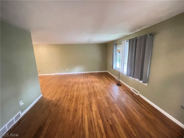 3778 Brainard Road, Woodmere, OH 44122