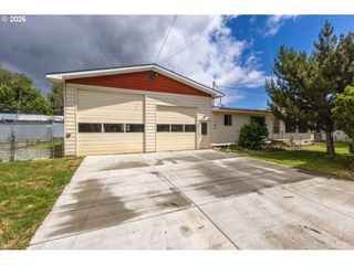 2107 COVE Ave, La Grande, OR 97850