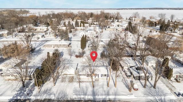 800 MAPLE STREET, Winneconne, WI 54986