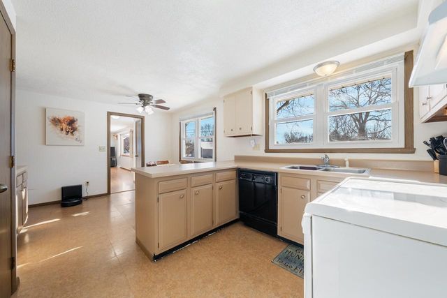 800 MAPLE STREET, Winneconne, WI 54986