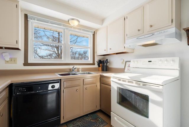 800 MAPLE STREET, Winneconne, WI 54986