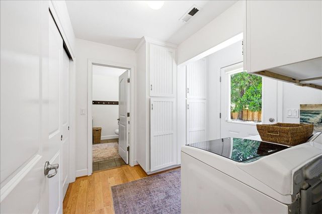 14240 Hollydale Rd, Grass Valley, CA 95945