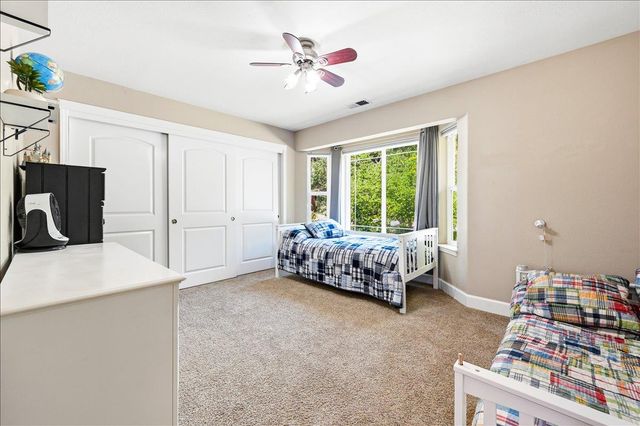 14240 Hollydale Rd, Grass Valley, CA 95945