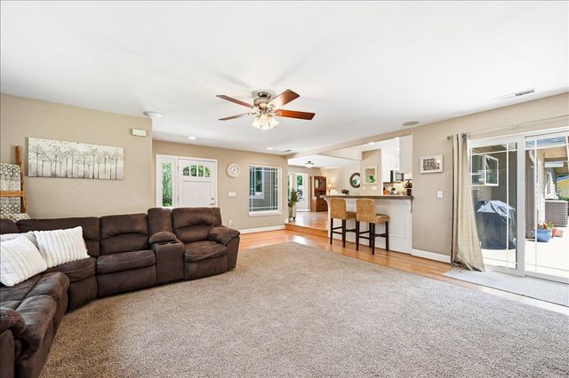 14240 Hollydale Rd, Grass Valley, CA 95945