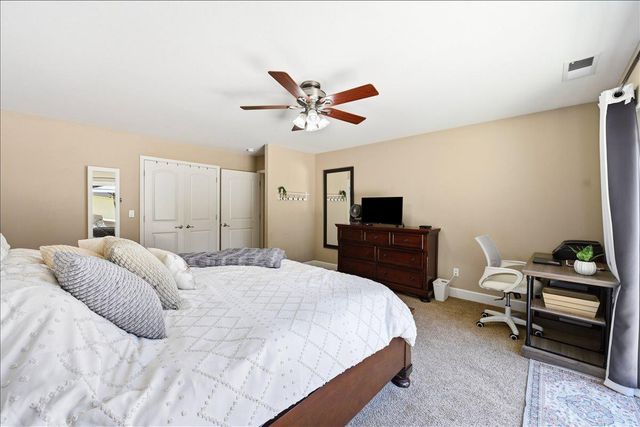 14240 Hollydale Rd, Grass Valley, CA 95945