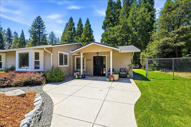 14240 Hollydale Rd, Grass Valley, CA 95945