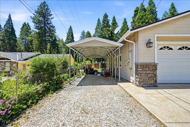 14240 Hollydale Rd, Grass Valley, CA 95945