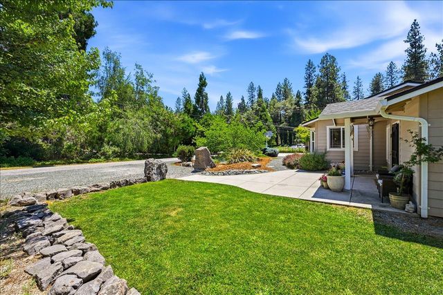 14240 Hollydale Rd, Grass Valley, CA 95945