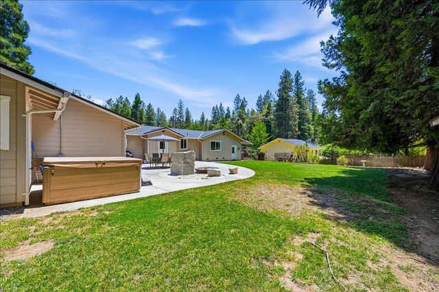 14240 Hollydale Rd, Grass Valley, CA 95945